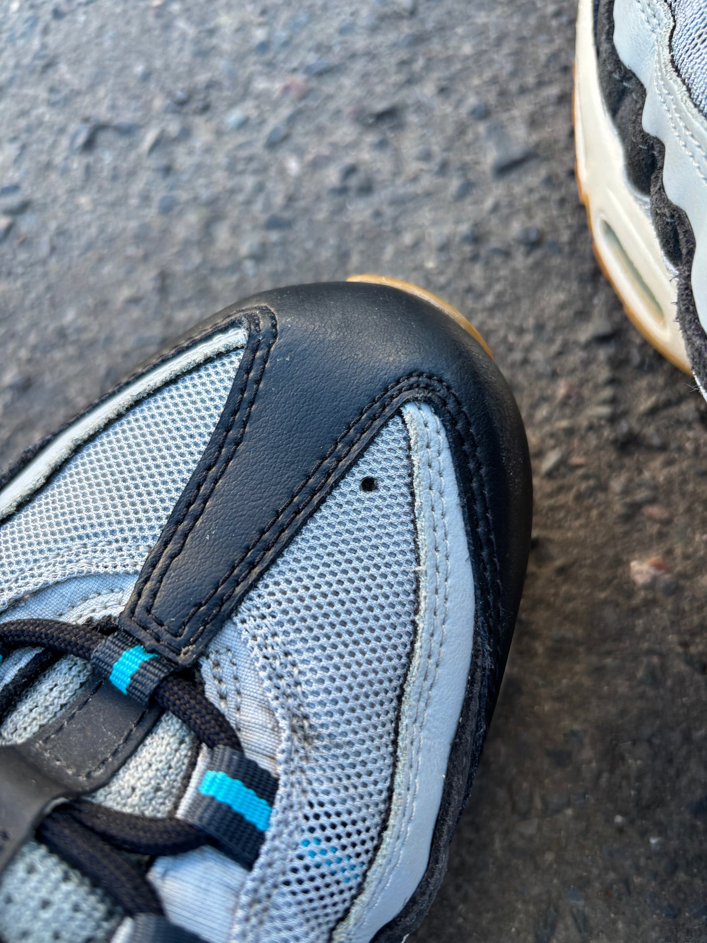 Nike Air Max 95 'Light Smoke Grey/ Chlorin Blue' UK8