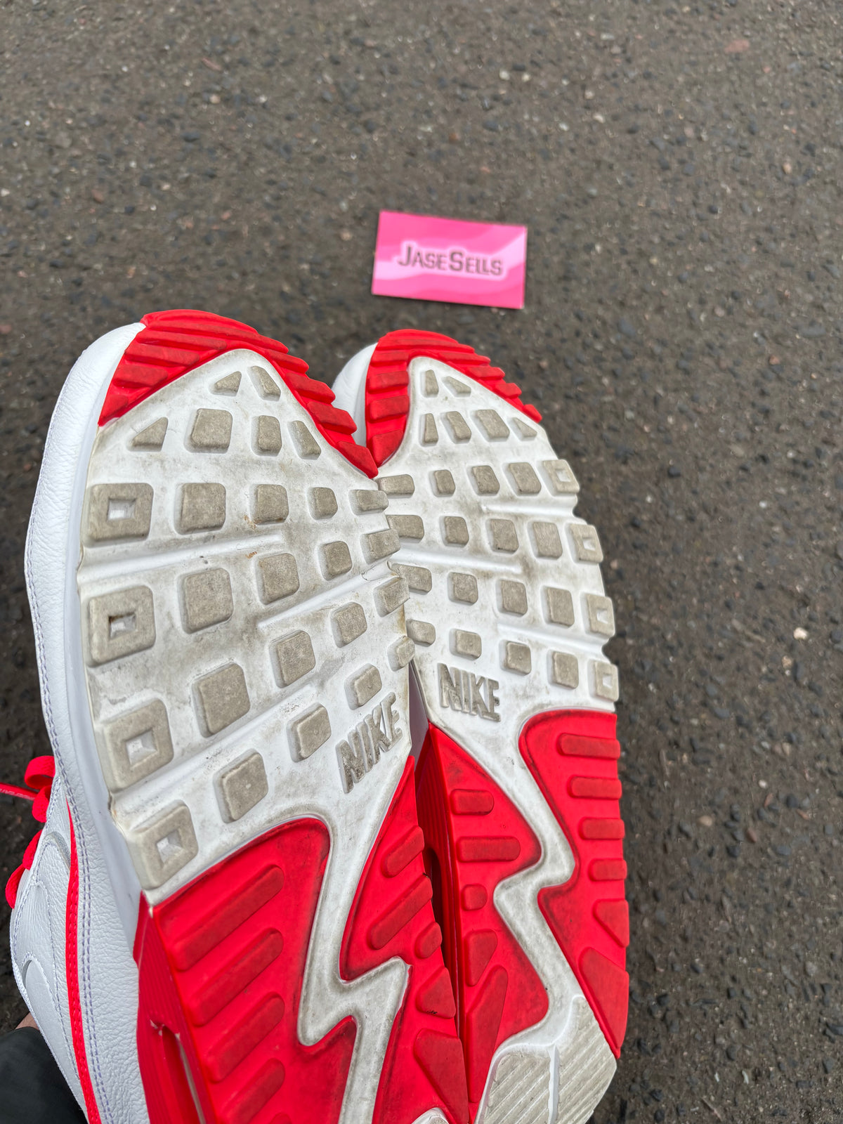 Nike Air Max 90/Undefeated ‘White/Red’ UK9