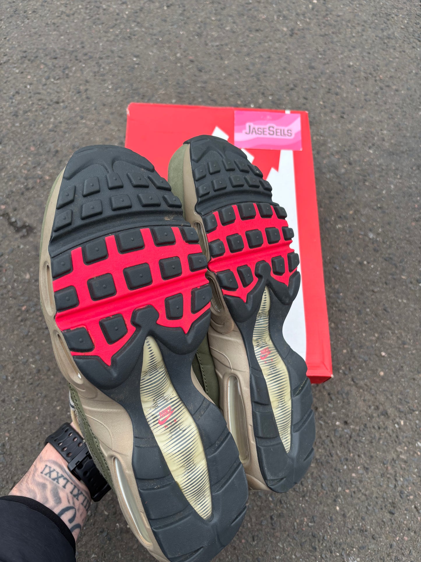 Nike Air Max 95 ‘Matte Olive’ UK9