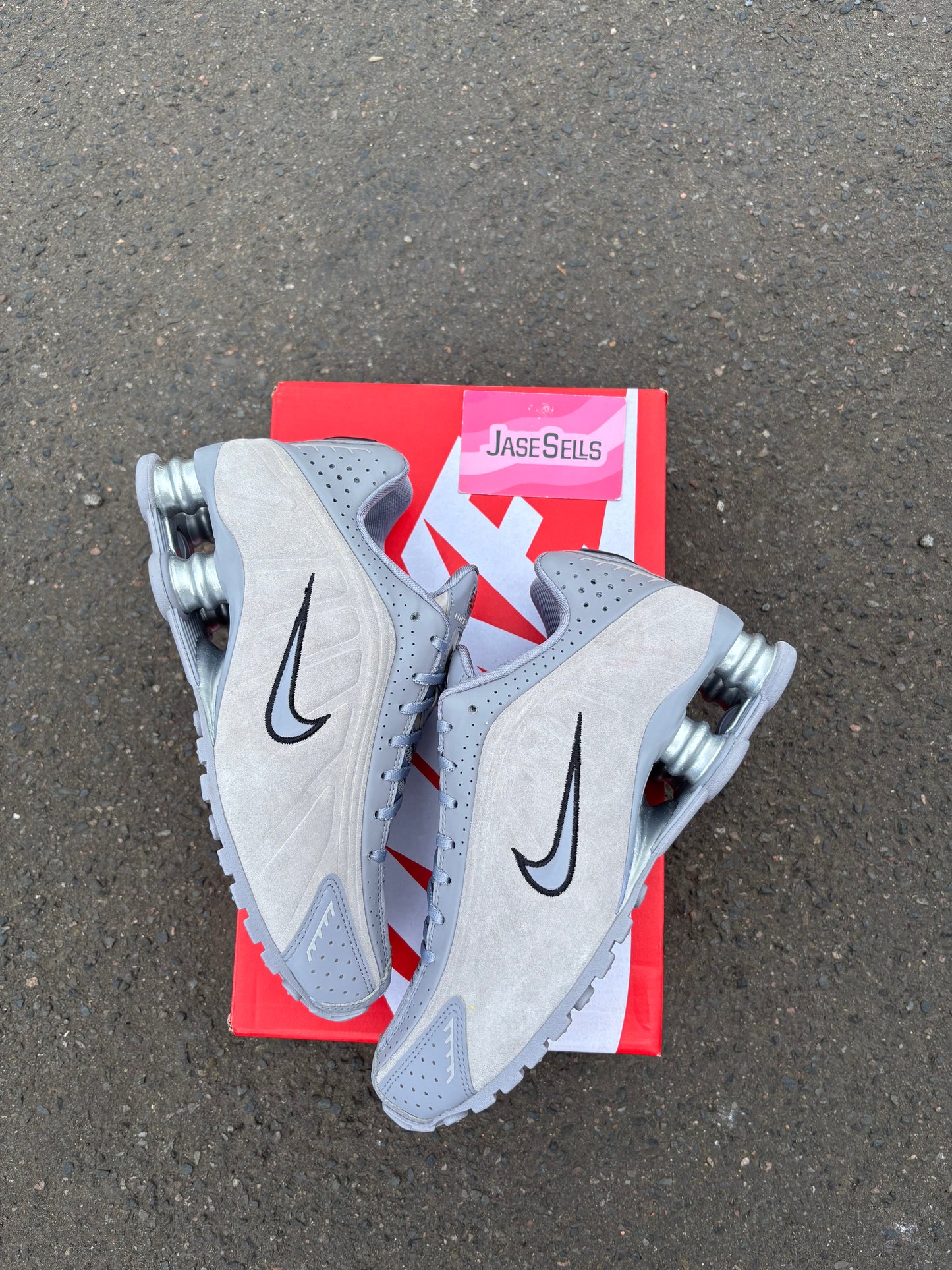 Nike Shox R4 ‘Cement Grey/Black’ UK5W BN