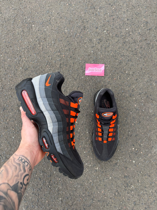 Nike Air Max 95 ‘Hyper Crimson’ UK8