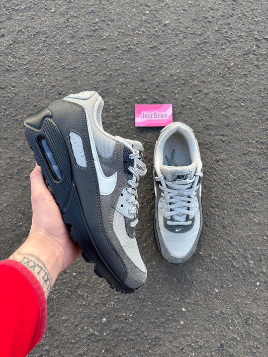 Nike Air Max 90 ‘Reflective Anthracite’ UK7.5