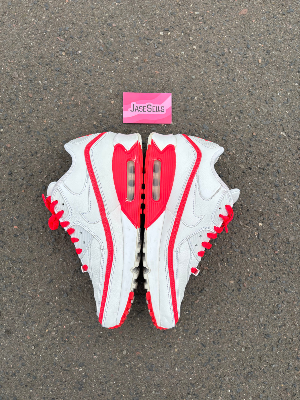 Nike Air Max 90/Undefeated ‘White/Red’ UK9