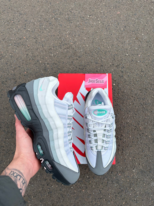 Nike Air Max 95 ‘Pink Apple’ UK7 BN