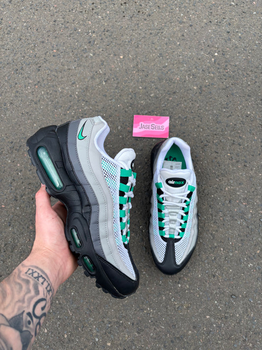 Nike Air Max 95 ‘Stadium Green’ UK7W