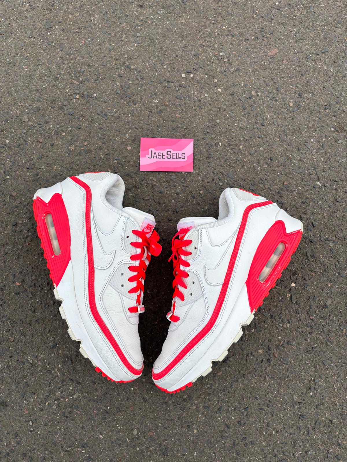 Nike Air Max 90/Undefeated ‘White/Red’ UK9
