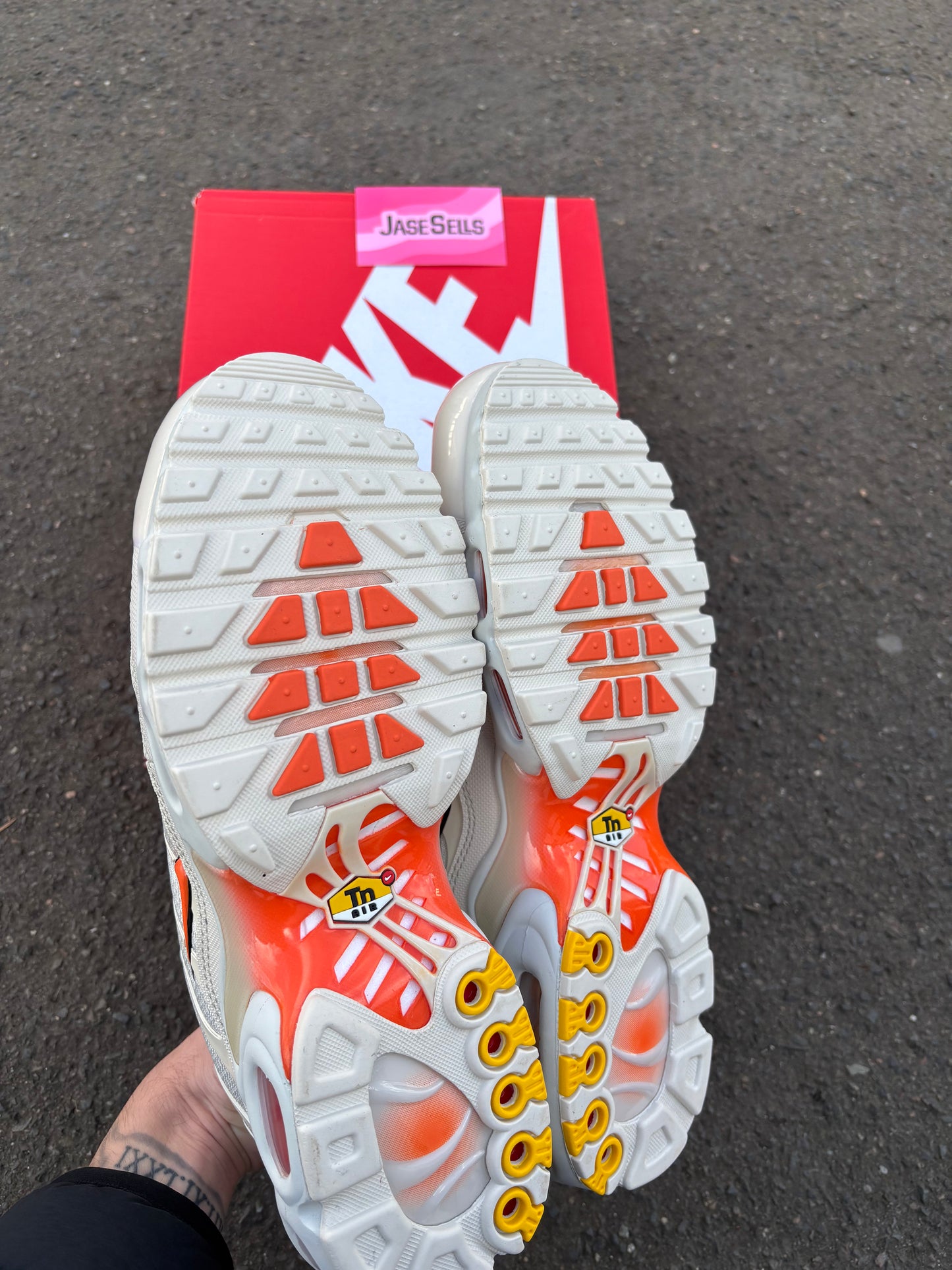 Nike Air Max Plus 'Phantom Safety Orange' UK10 BN