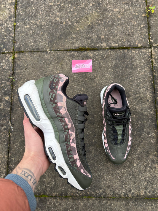 Nike Air Max 95 'Olive/Pink Camo' UK9W